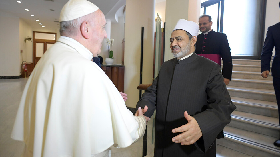 شيخ الأزهر والبابا فرنسيس يرحبان بإعلان 14 مايو "يوما لصلاة جميع المؤمنين" من أجل إنهاء جائحة كورونا