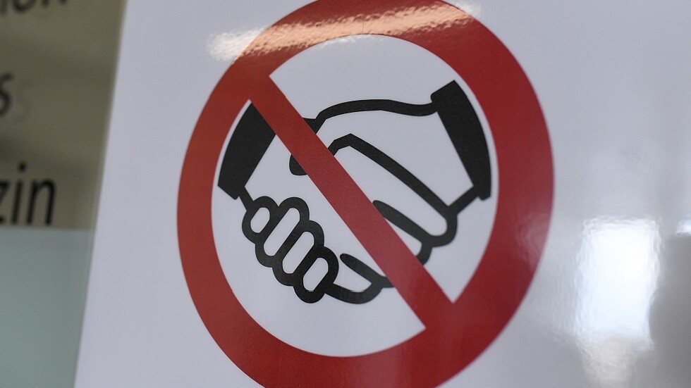 إيقاف لاعب في ألمانيا بسبب مصافحة!