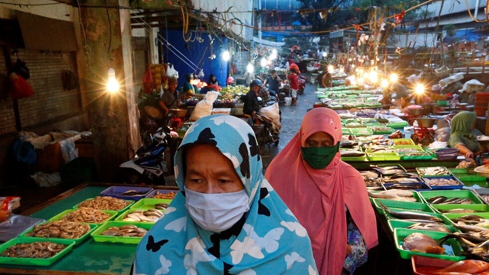 إندونيسيا تسجل أعلى زيادة يومية في الإصابات بكورونا