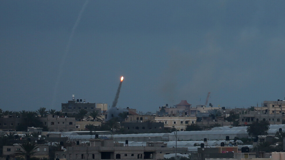 الجيش الإسرائيلي يقصف مرصدا للفصائل في غزة بعد إعلانه إطلاق صاروخ من القطاع