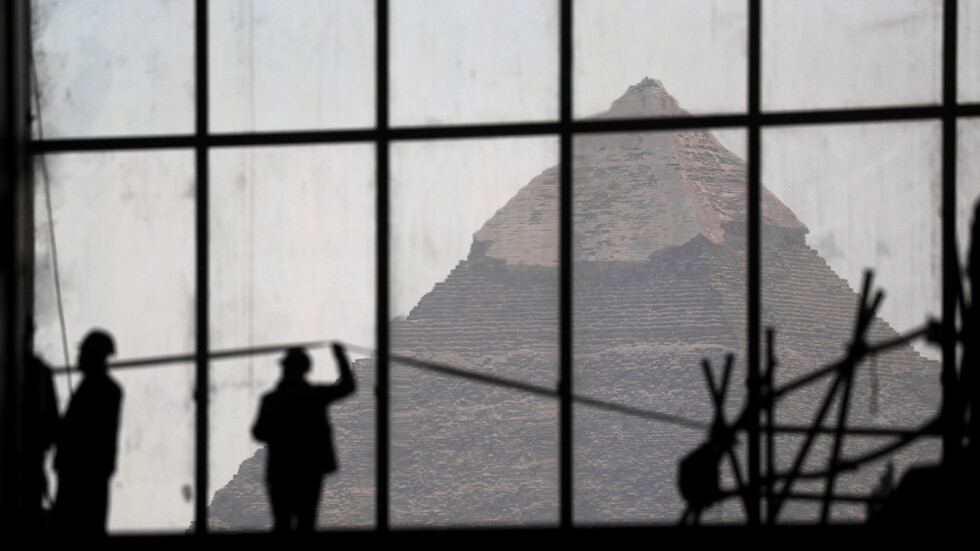 الإفراج عن المواطنة الأمريكية مصرية الأصل بعد احتجازها في القاهرة 10 أشهر