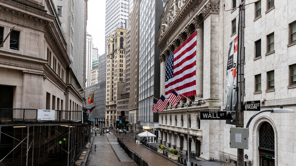 الأسهم الأمريكية ترتفع بفضل آمال تخفيف القيود