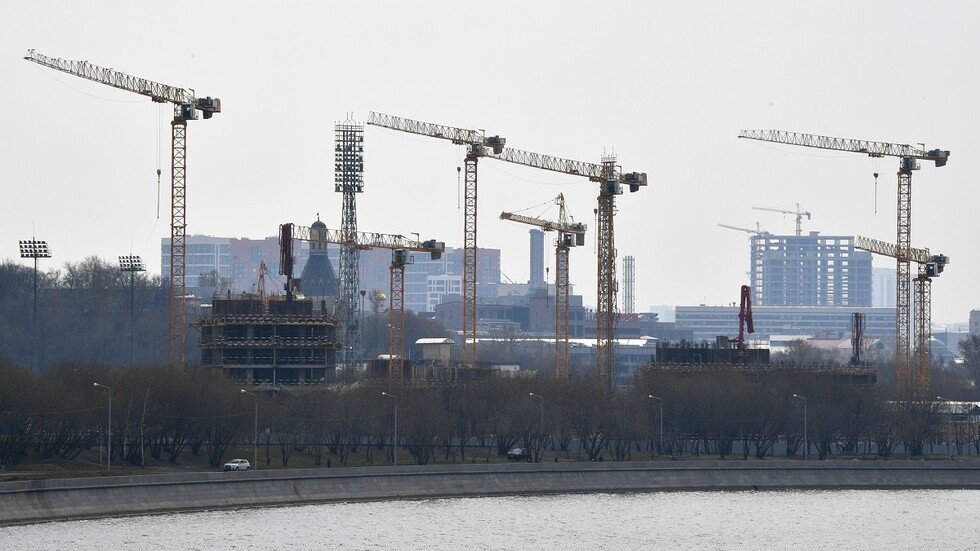 موسكو بصدد رفع القيود عن عمل المشاريع الصناعية اعتبارا من 12 مايو