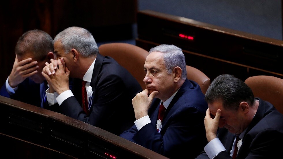 إسرائيل.. المعارضة تحاول عرقلة التشريع الخاص باتفاق نتنياهو مع غانتس