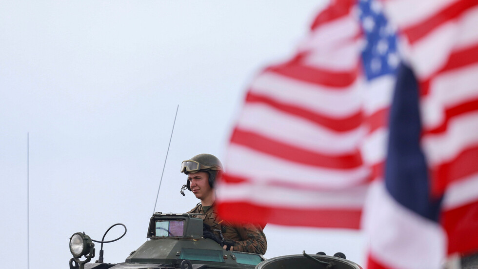 الولايات المتحدة.. مصابو كورونا "غير مؤهلين" وسيتم منعهم من الانضمام للجيش