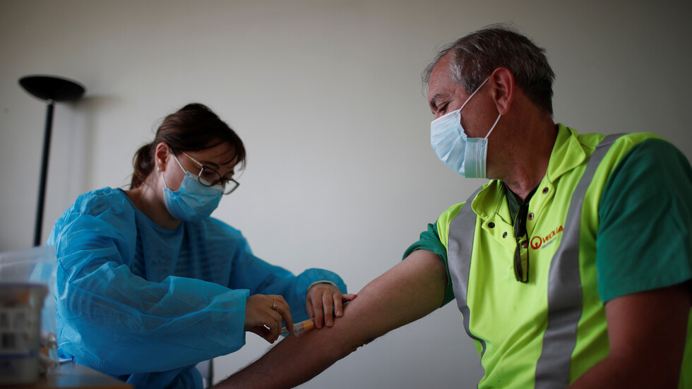 فرنسا تسجل أدنى نسبة وفيات بفيروس كورونا منذ 4 أيام