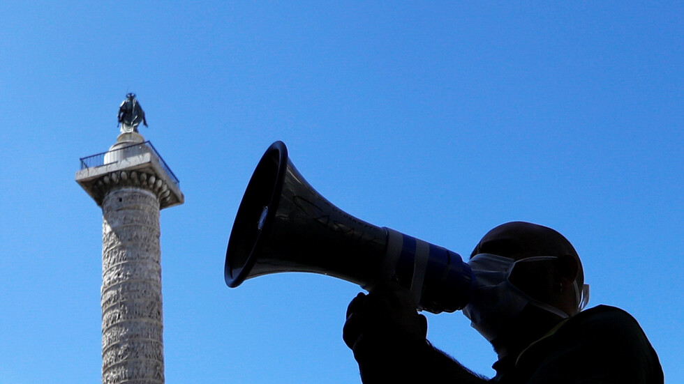 روما تدين بشدة "هجمات قوات حفتر التي طالت مقر إقامة سفيرها بطرابلس"..