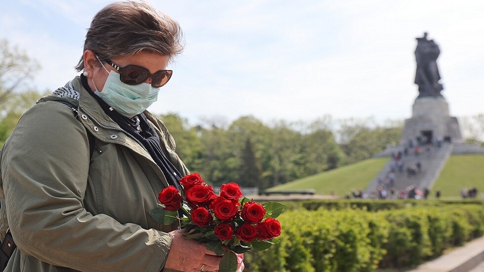 احتفالات متواضعة في الغرب بذكرى انتهاء الحرب العالمية الثانية وسط استمرار "حرب كورونا"