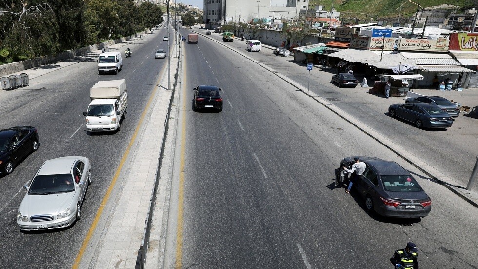 العضايلة: أخبار عدم خضوع سائقي الشاحنات لفحص كورونا غير صحيحة