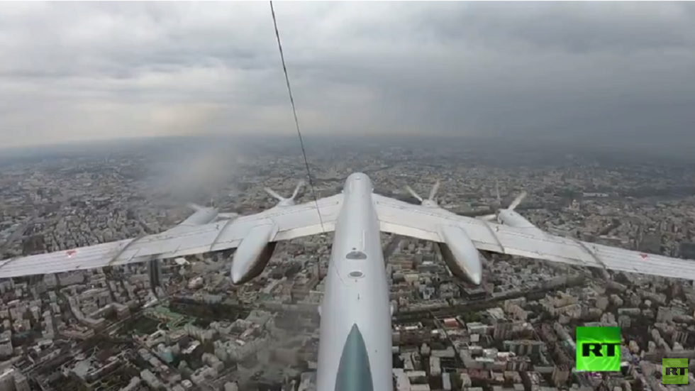 عرض جوي في سماء موسكو بمناسبة الذكرى الـ75 للنصر على النازية في الحرب العالمية الثانية