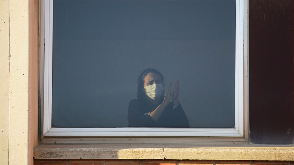 انخفاض لافت في معدل الوفيات جراء كورونا في إسبانيا