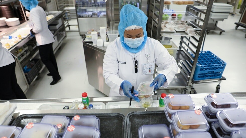 الإمارات: معظم مصابي كورونا في الدولة أصيبوا بالسلالة B من الفيروس (فيديو)