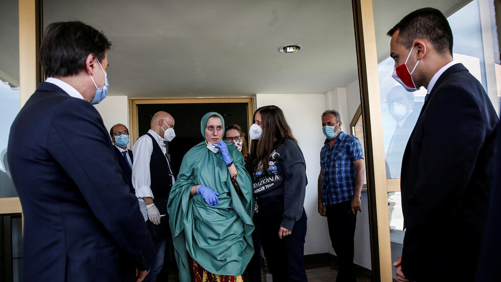 بعد اعتناق سيلفيا رومانو الإسلام.. ناشطة إيطالية: شتّان بين الإسلام والإرهاب