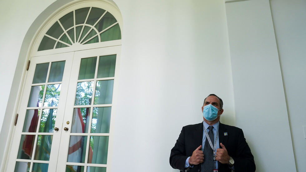 مع اقتراب كورونا من ترامب.. البيت الأبيض يطالب موظفيه بالالتزام بالكمامات