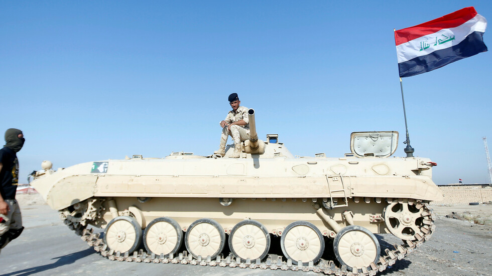 العراق.. "داعش" يقتل خمسة عسكريين وثلاثة مدنيين ويصيب آخرين