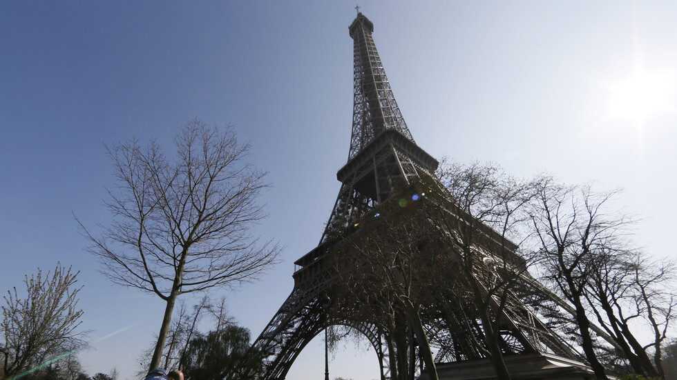 السلطات الفرنسية: 