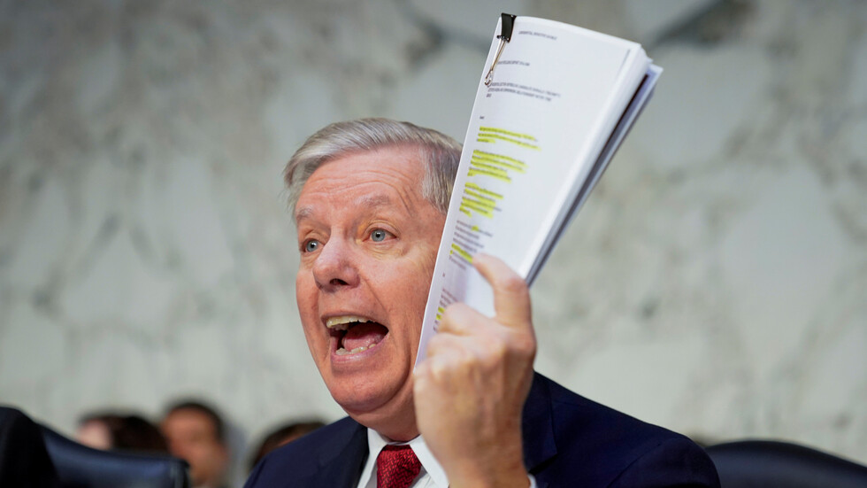 مشروع قانون جديد يطلق يد ترامب لمعاقبة الصين 