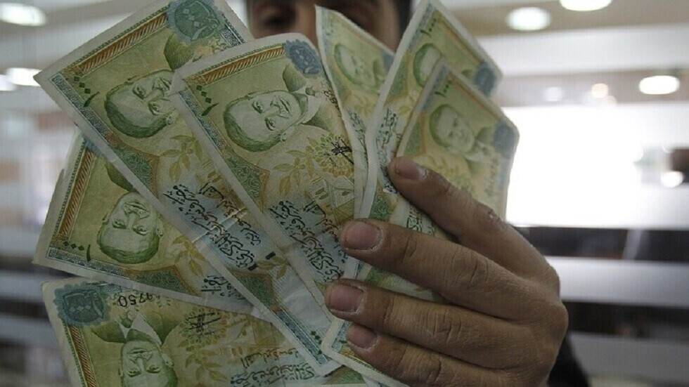 سوريا.. تعميم بصرف الرواتب قبل موعدها لتغطية مصاريف العيد