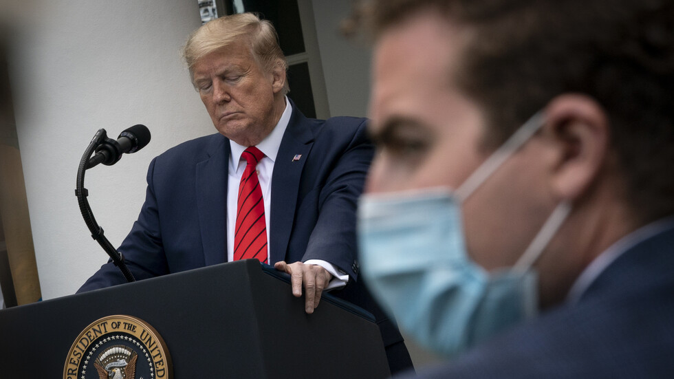 ترامب: تصريحات فاوتشي بشأن مخاطر إعادة فتح الاقتصاد غير مقبولة