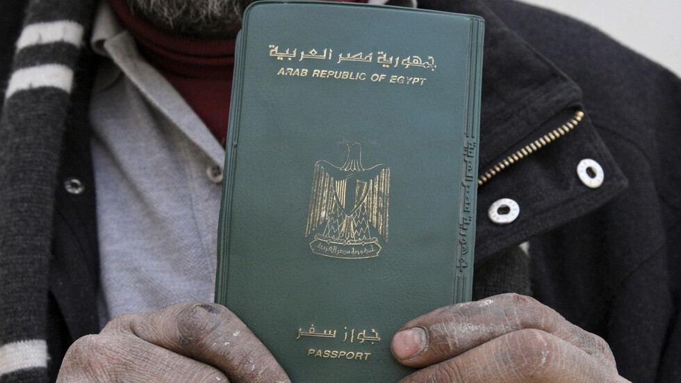 مصر تسقط الجنسية عن ليالي السيد