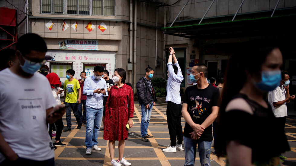 الصين تطمئن من خطر موجة كورونا ثانية وتكشف عن مراحل اختبار اللقاحات