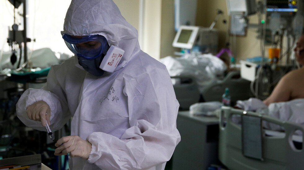 طبيب روسي يحدد شرط الانتصار على وباء كورونا