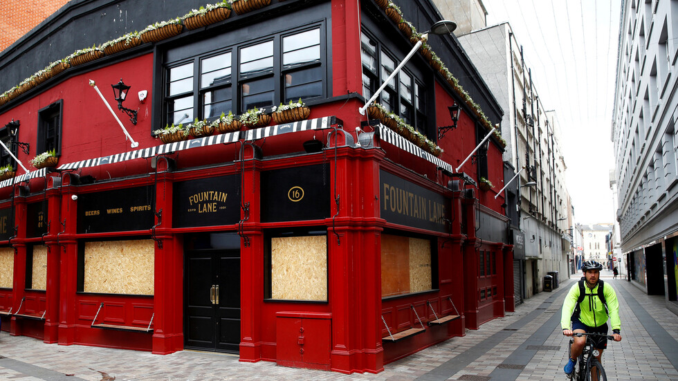 بريطانيا تسجل تراجعا لوفيات كورونا اليومية مع رصد 384 حالة جديدة