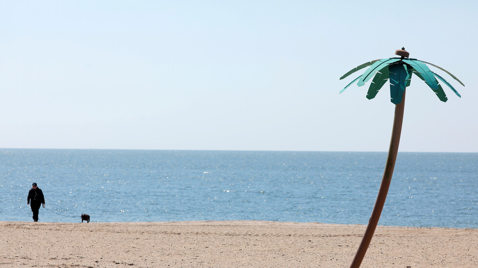 نيويورك تفتح الشواطئ جزئيا من 23 إلى 25 مايو