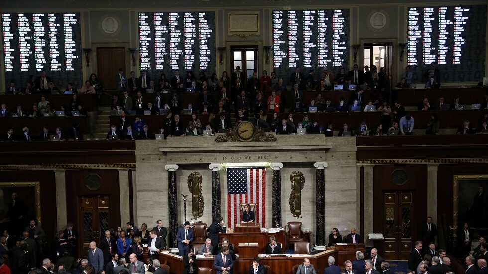 مجلس النواب الأمريكي يمهد الطريق لتمرير مشروع قانون إنقاذ مرتبط بفيروس كورونا