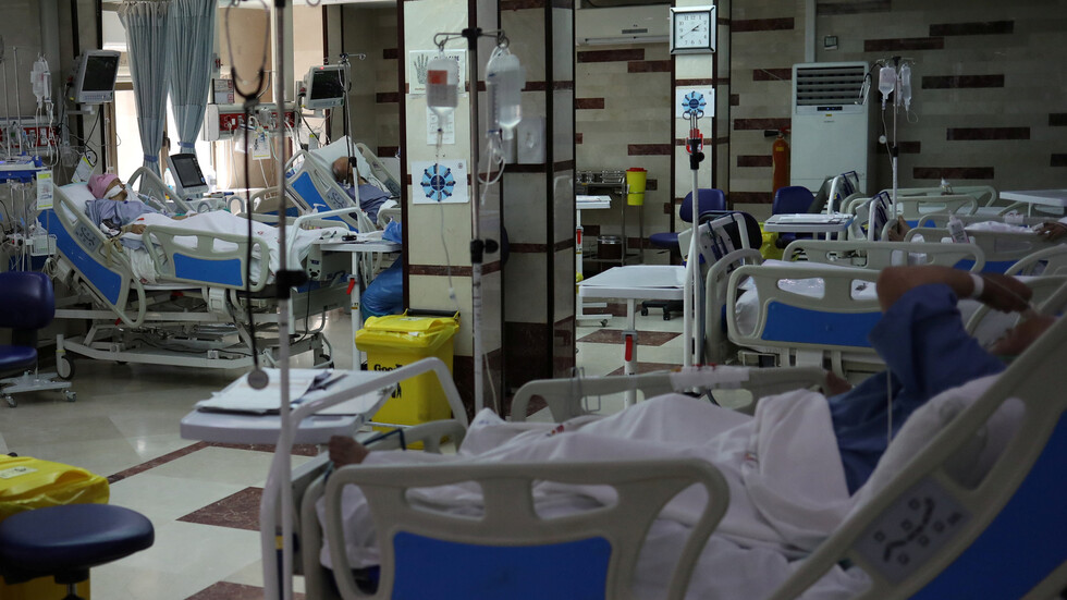 "الصحة الإيرانية": ننتج 40 جهاز تنفس صناعي وأكثر من مليون ونصف تشخيص لكورونا يوميا