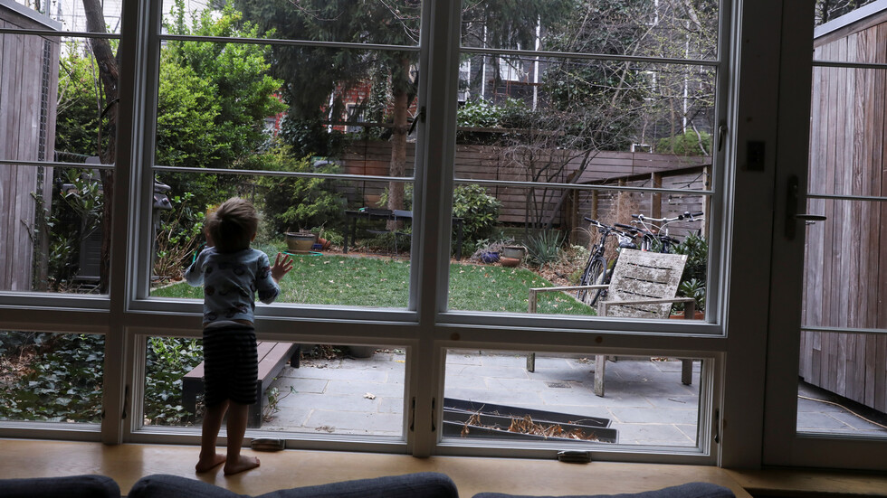 انخفاض في معدل الوفيات الجديدة جراء كورونا في الولايات المتحدة