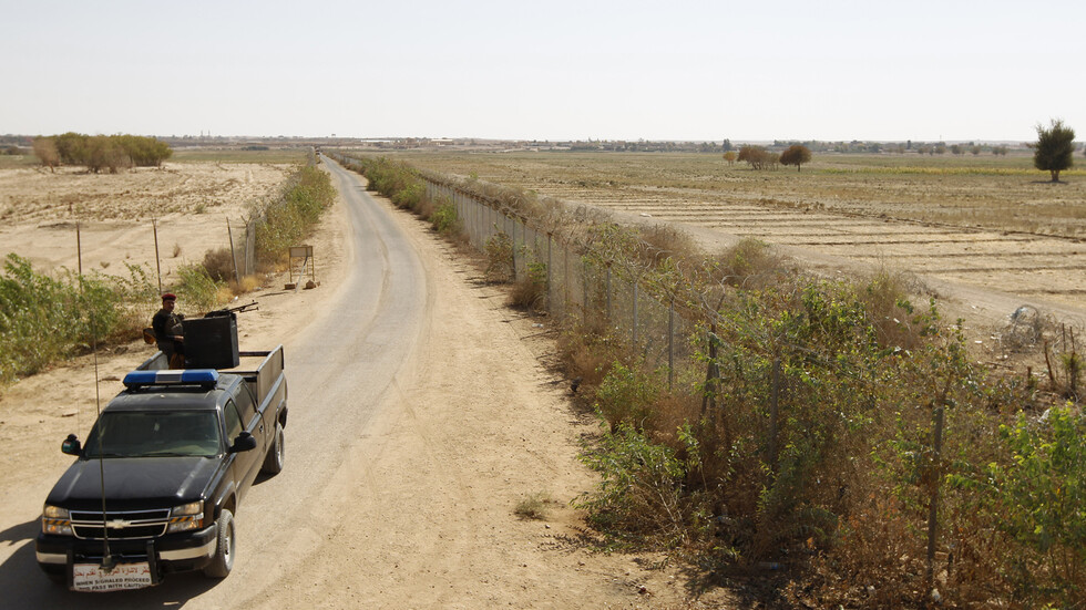 نشطاء: طائرات مجهولة تقصف مقاتلين موالين لإيران في البوكمال السورية