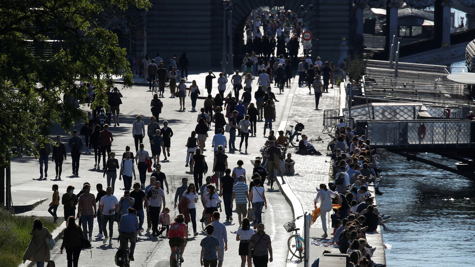 فرنسا تسجل قفزة كبيرة للوفيات اليومية بفيروس كورونا