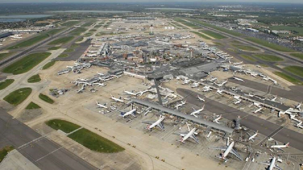 بريطانيا تحدد شروط الحجر الصحي وتدرس إعفاءات