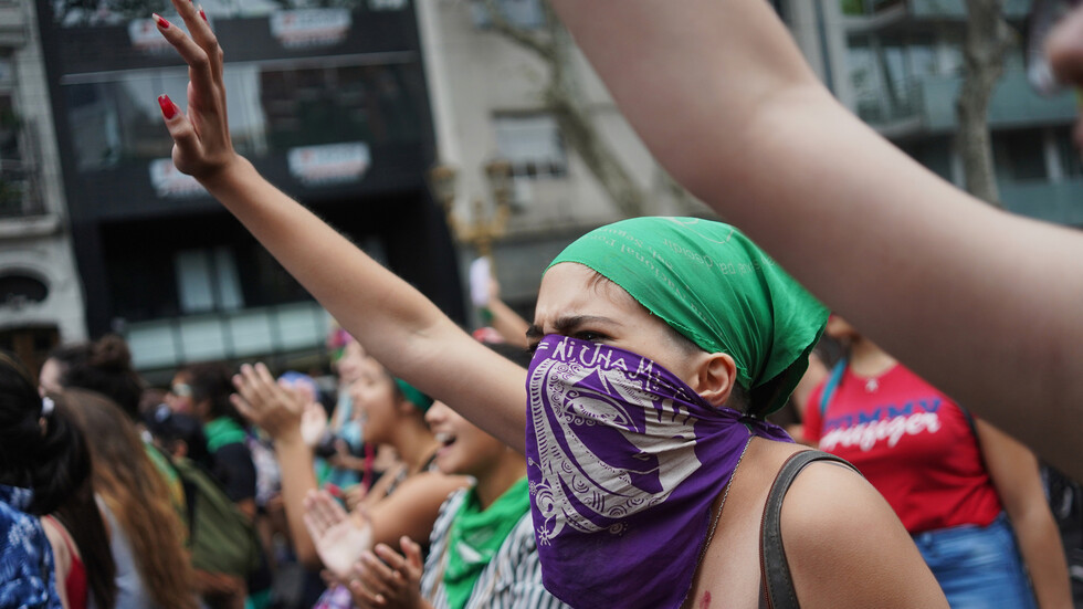 الأرجنتين.. جرائم القتل بحق النساء عند مستوى قياسي وسط الحجر المنزلي