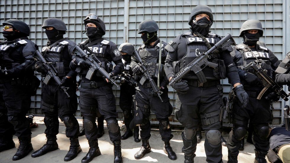 المكسيك.. اعتقال زعيم عصابة مخدرات يشتبه بتنظيم 900 عملية قتل