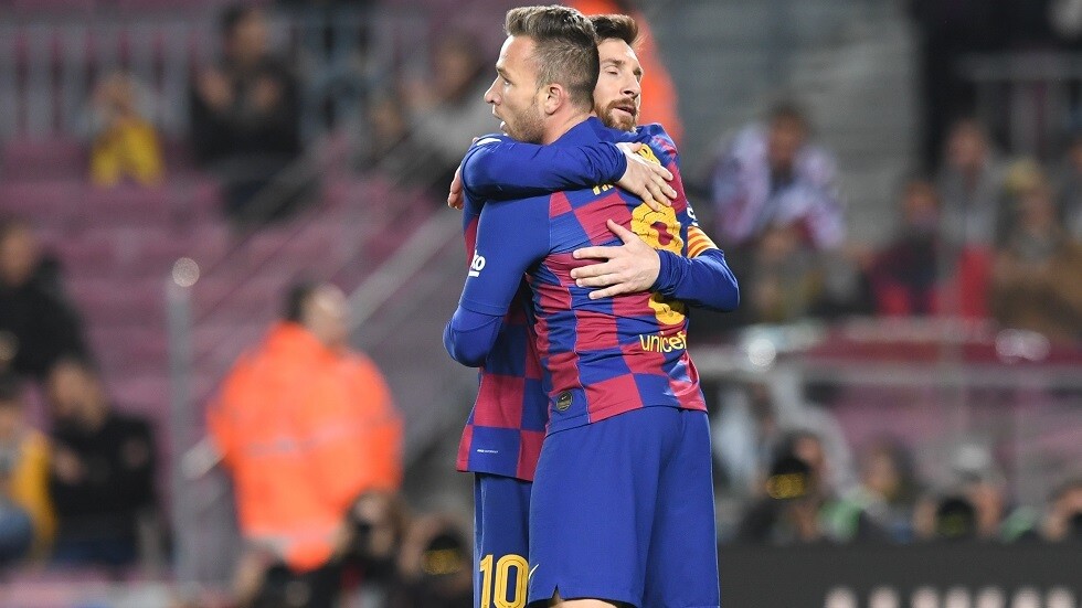 نجم برشلونة يفلت من عقوبة تبديل سيارته