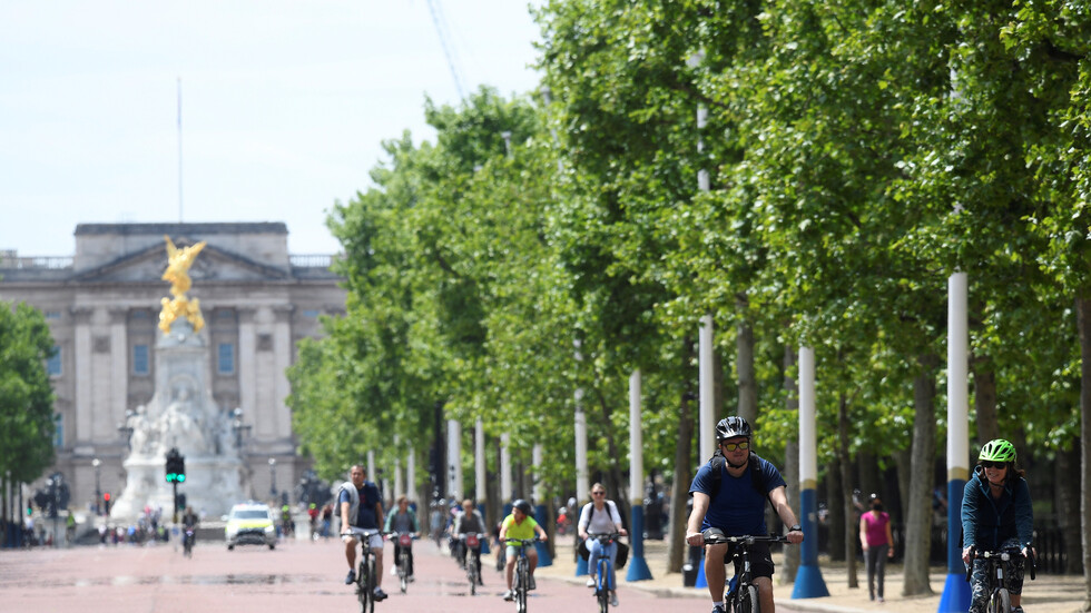 بريطانيا تسجل قفزة حادة للوفيات اليومية بفيروس كورونا