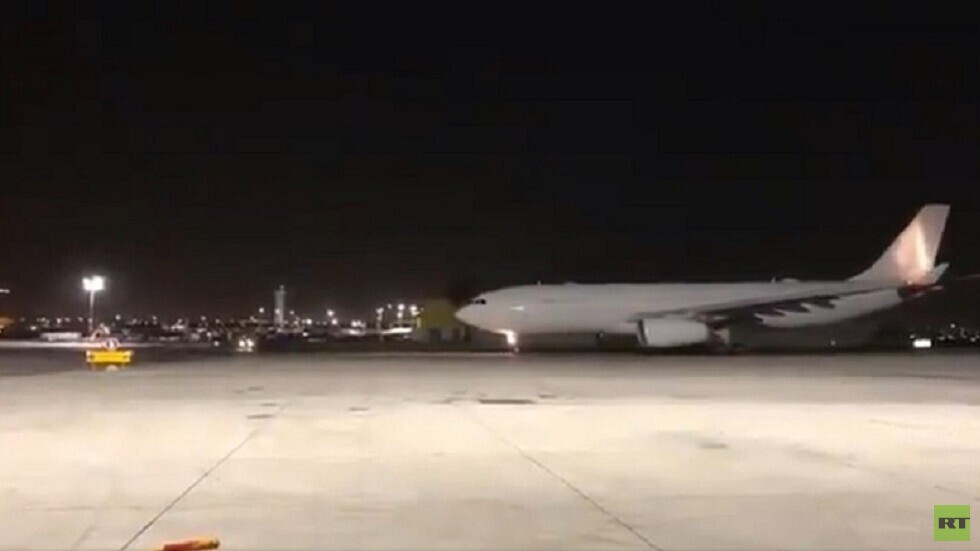 لأول مرة.. شاهد هبوط طائرة إماراتية بمطار تل أبيب (صور + فيديو)