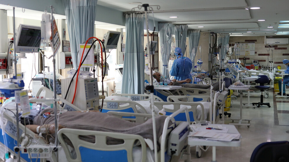 إيران.. 64 حالة وفاة و2346 إصابة بفيروس كورونا خلال الـ24 ساعة الماضية