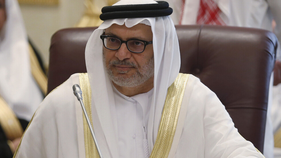 قرقاش يأسف لاتهام وزير الخارجية اليمني الإمارات بزعزعة الأمن