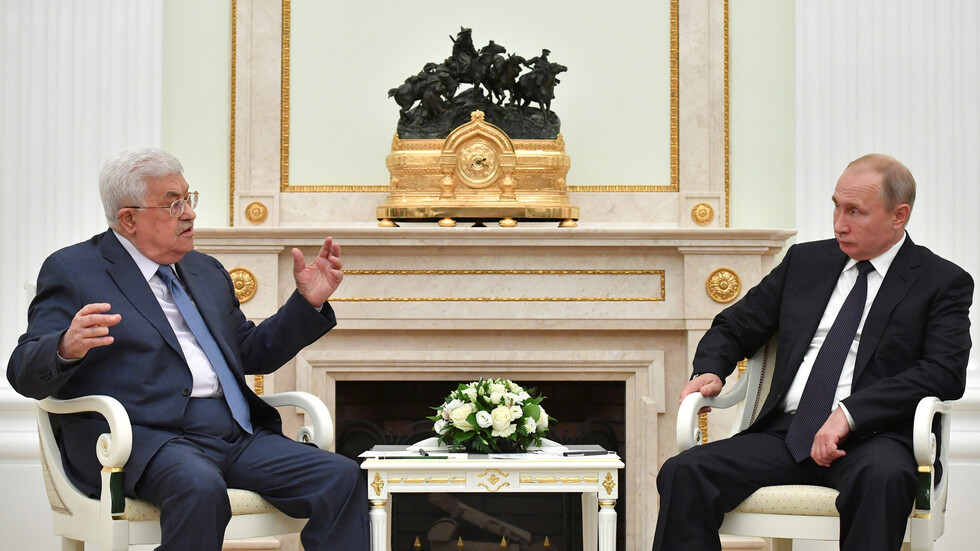 عباس يبحث عند بوتين عن مفتاح لترامب