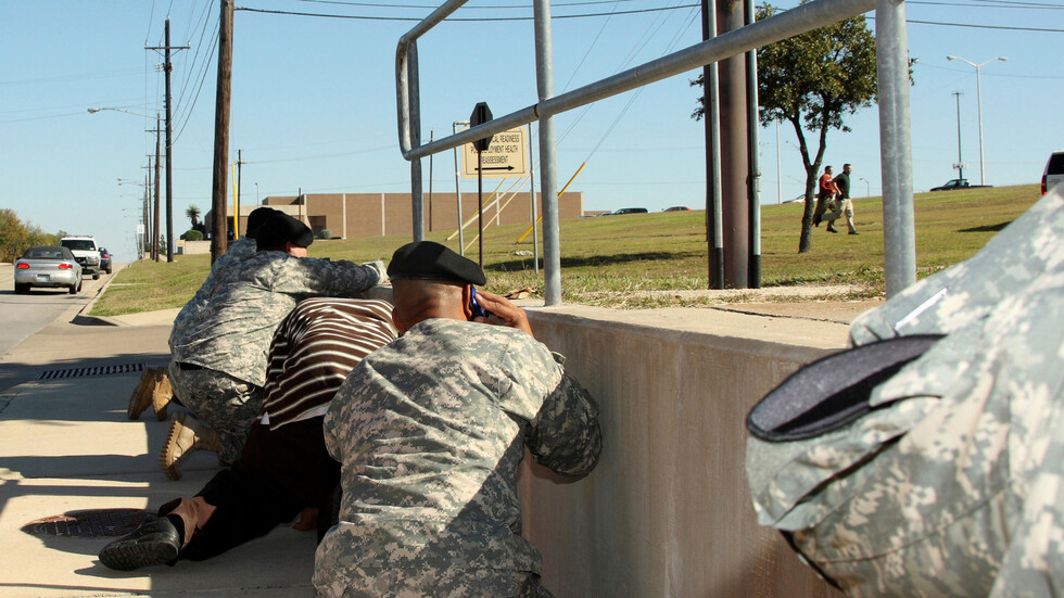 إصابة شخص جراء إطلاق نار داخل قاعدة للبحرية الأمريكية في تكساس