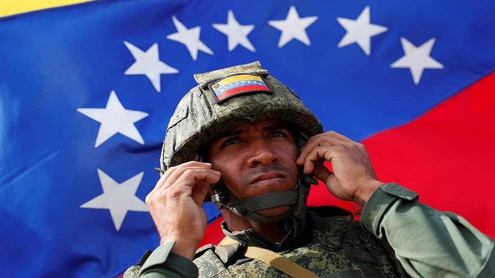 فنزويلا تجري تجربة صواريخ بانتظار ناقلات النفط الإيرانية