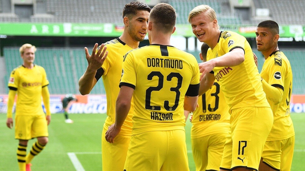 شاهد.. المغربي حكيمي يقود دورتموند لتجاوز عقبة فولفسبورغ (فيديو)