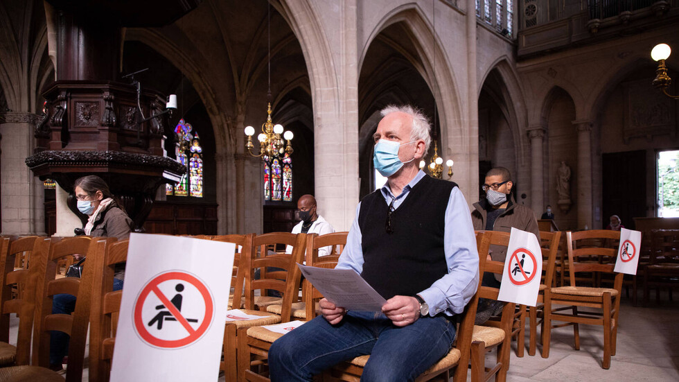 فرنسا تسجل أقل ارتفاع يومي في إصابات كورونا منذ فرض الإغلاق