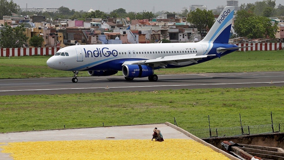 الهند تستأنف رحلات الطيران الداخلية الاثنين رغم تسجيل قفزة في إصابات كورونا