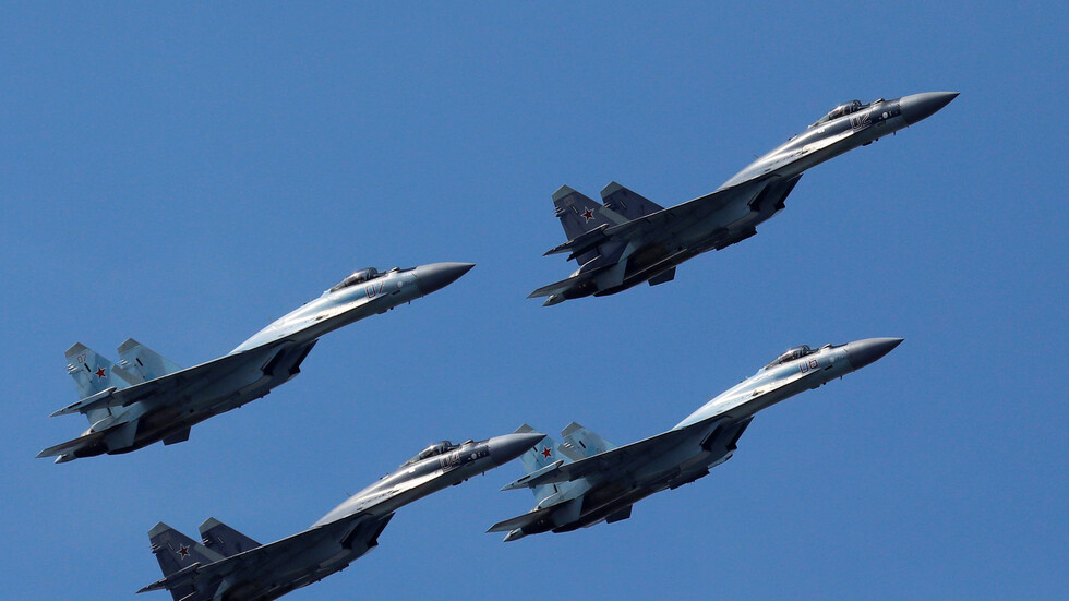 ترامب في هستيريا: سو-35 تفوقت على إف-16