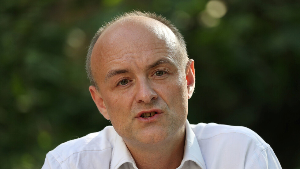 مستشار رئيس وزراء بريطانيا: لست آسفا عما فعلته.. وكان علي إبلاغ جونسون