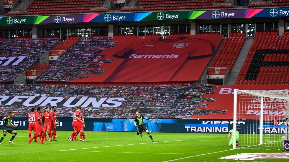 فولفسبورغ يكتسح ليفركوزن في عقر داره (فيديو)